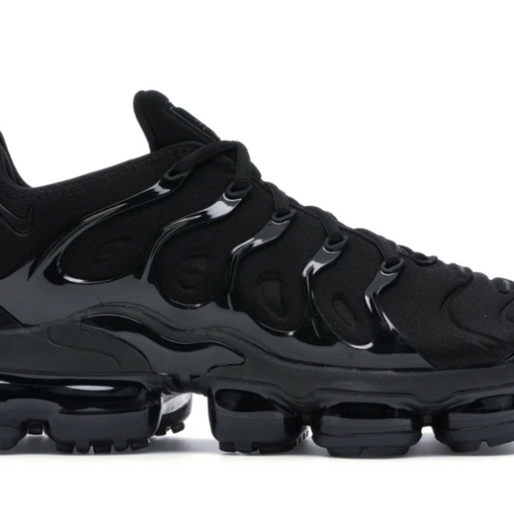 vapormax plus womens triple black